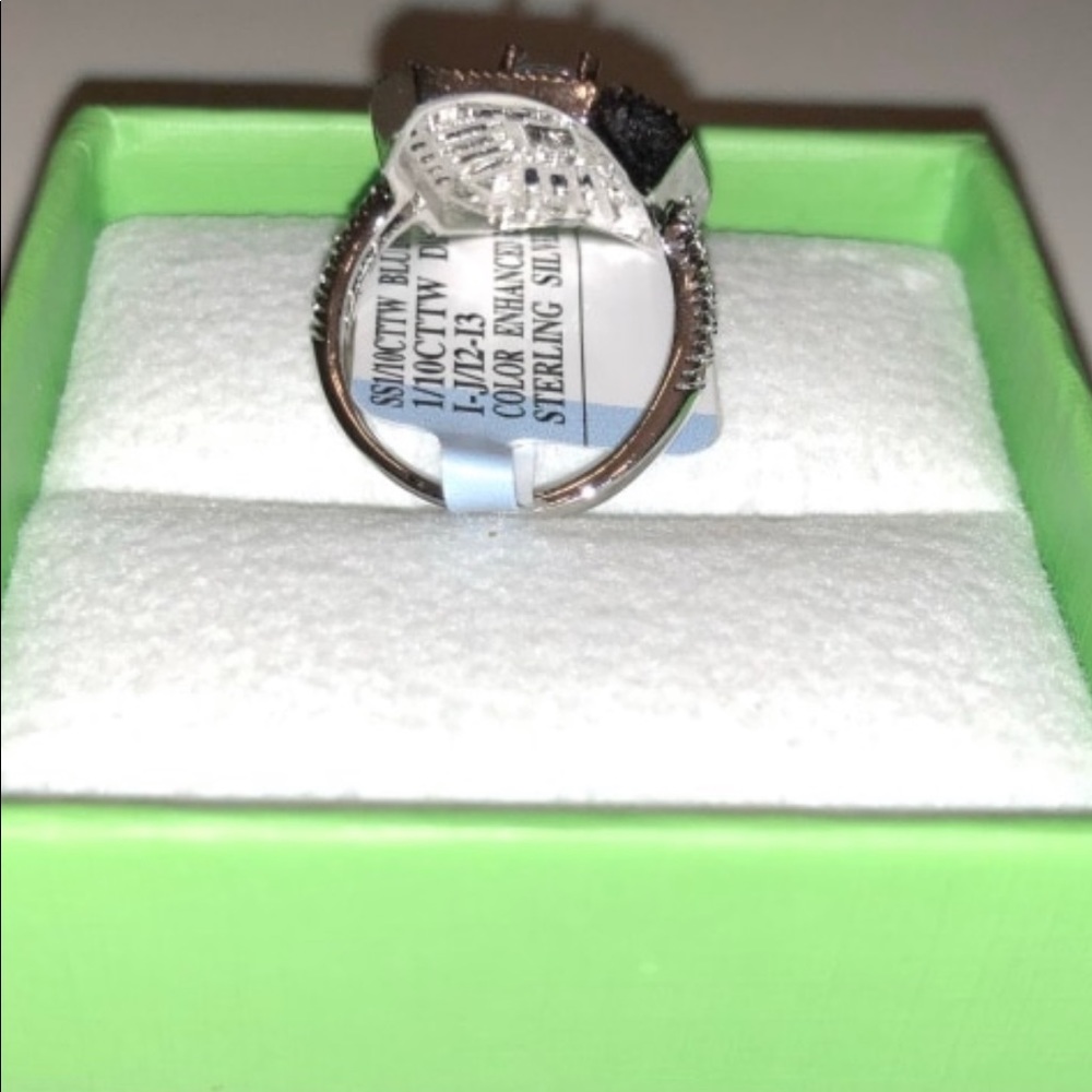 Silver ring - Picture 2 of 4